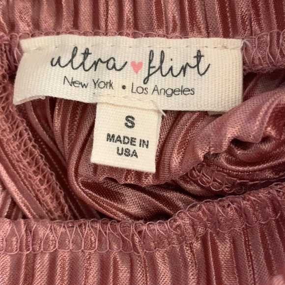 Ultra Flirt Sleeveless Blouse - Picture 4 of 4